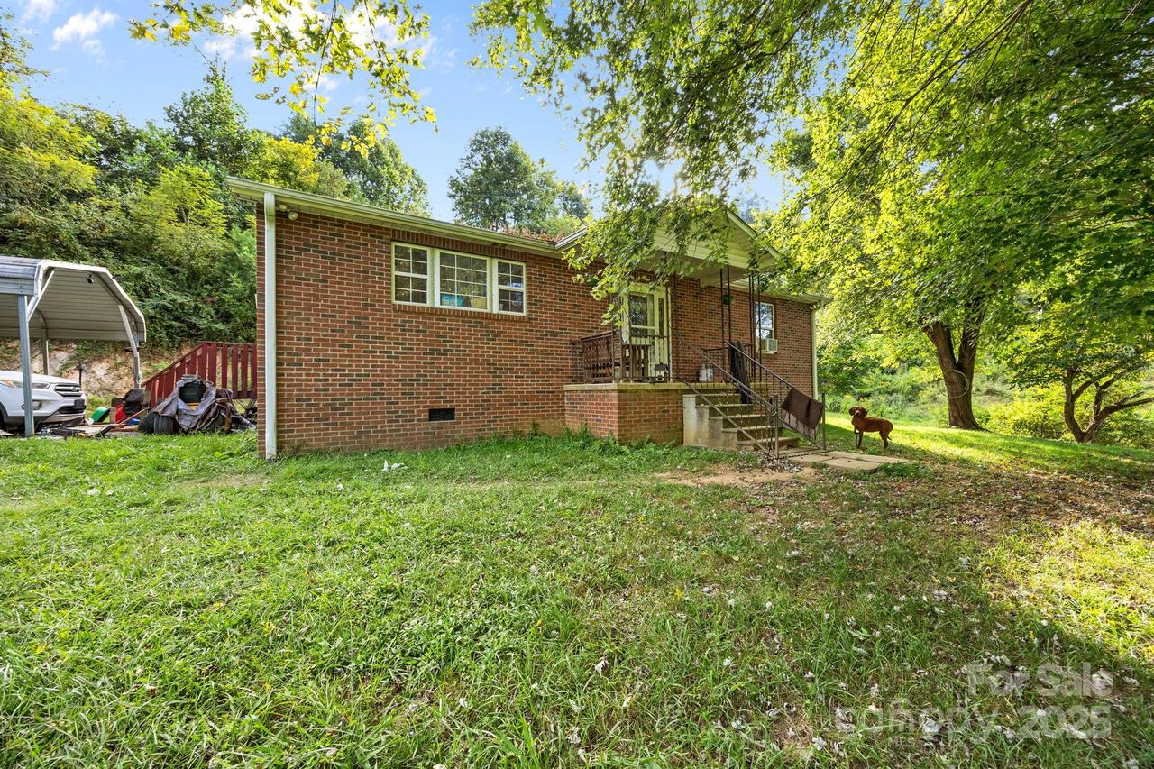 590 Sweetwater Rd., Marshall, NC 28753