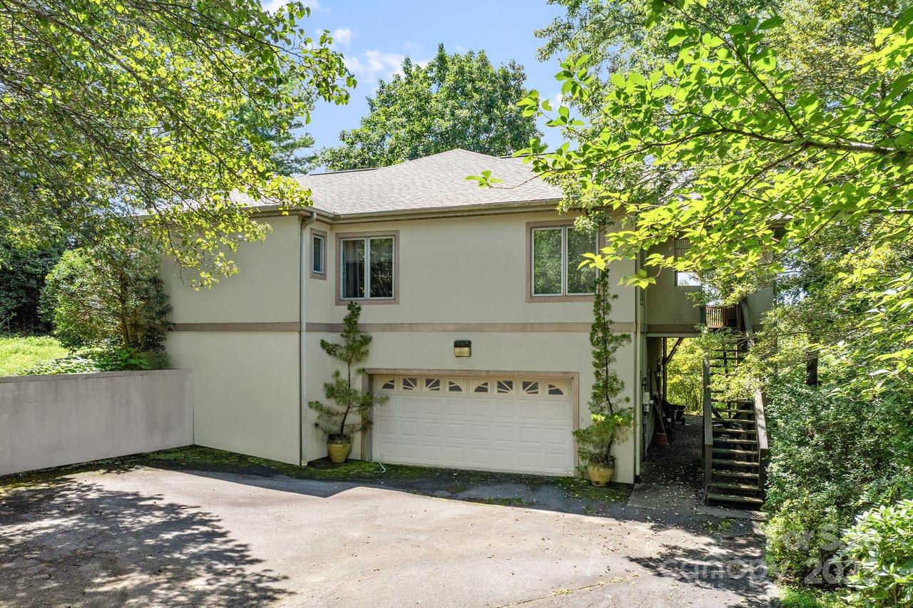 17 Perrion Ave., Weaverville, NC 28787