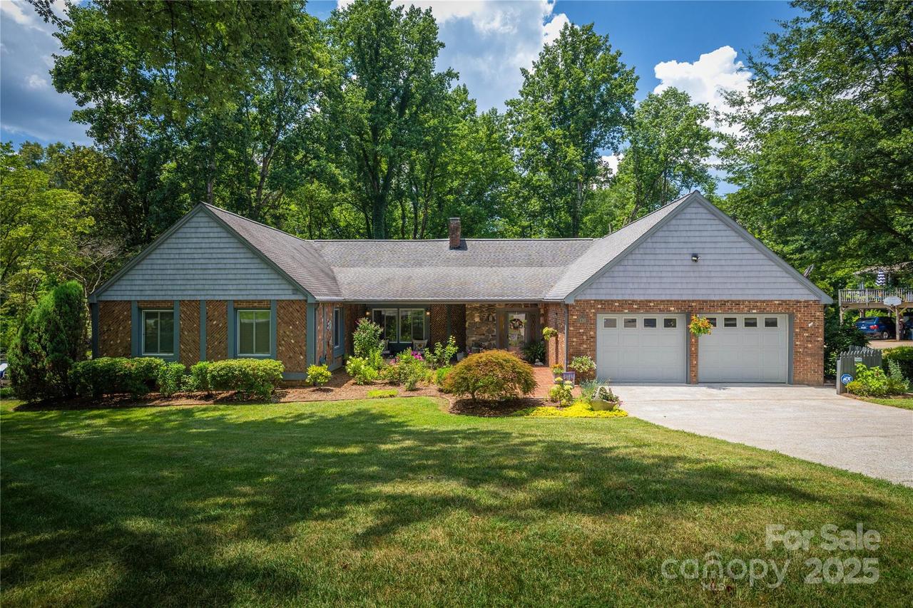 130 Mimosa Hills Dr., Morganton, NC 28655