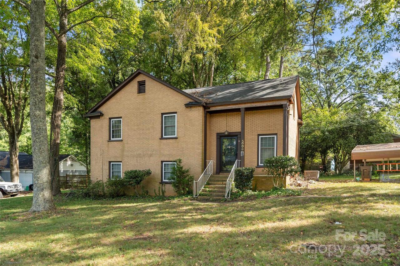 5008 The Plz., Charlotte, NC 28215