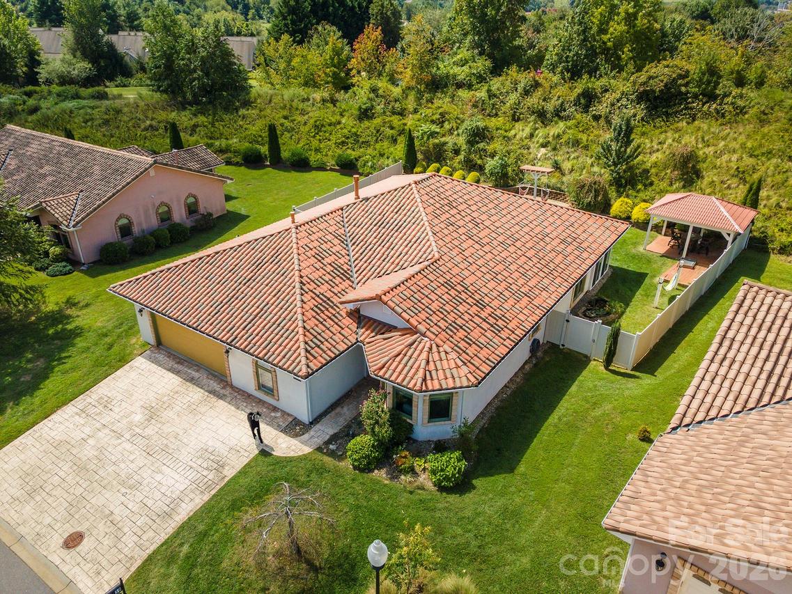 39 Pacifico Dr., Asheville, NC 28806