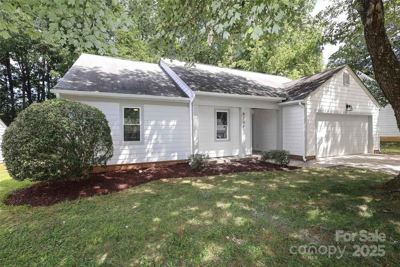 8339 Houndstooth Dr., Charlotte, NC 28227