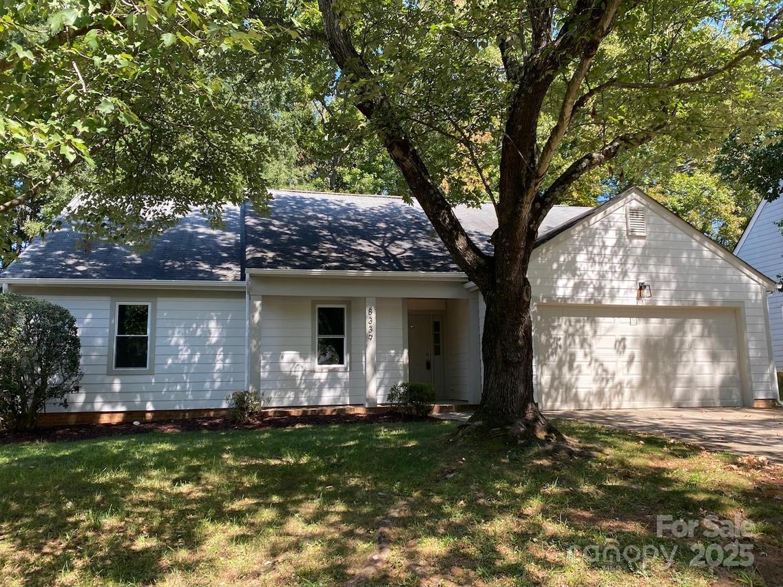 8339 Houndstooth Dr., Charlotte, NC 28227