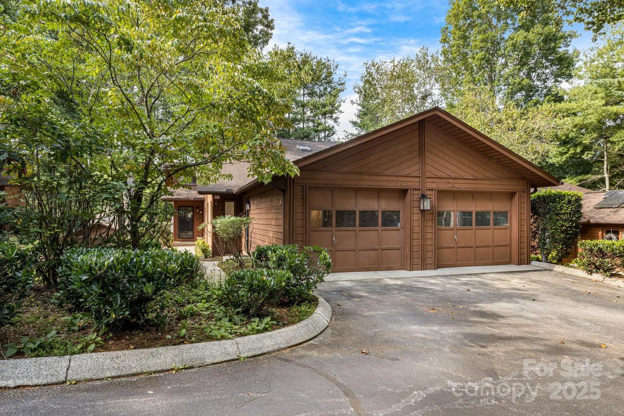 402 Woodfield Dr., Asheville, NC 28803