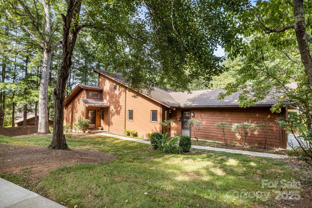 402 Woodfield Dr., Asheville, NC 28803