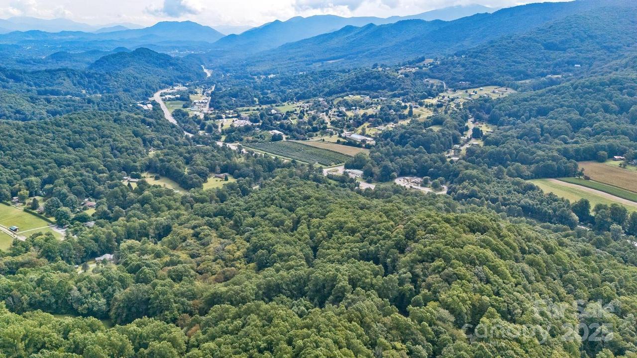 9999 Flowing Brook Ln. #7, Waynesville, NC 28786