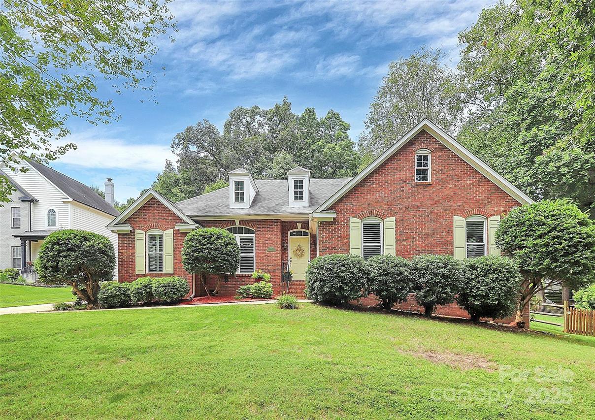 207 Chandeleur Dr., Mooresville, NC 28117
