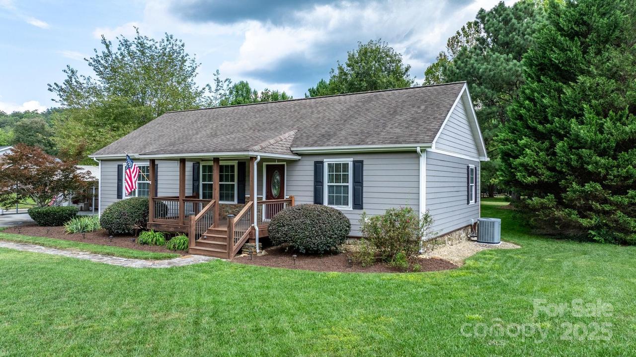 1412 Lake Tahoma Rd., Marion, NC 28752