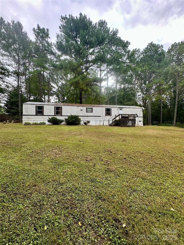 107 Knob Creek Dr., Lawndale, NC 28090