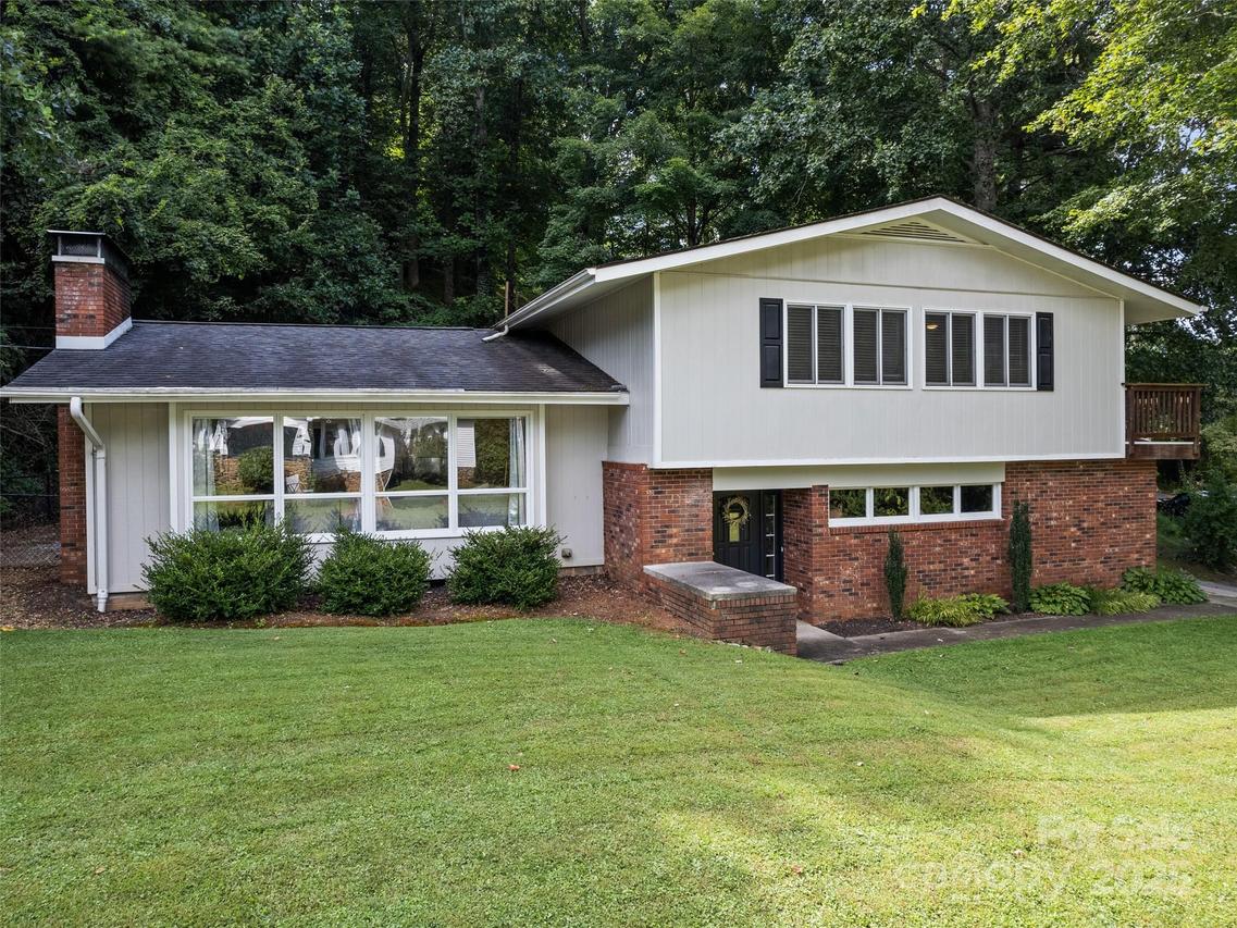 15 Belleview Rd., Waynesville, NC 28786