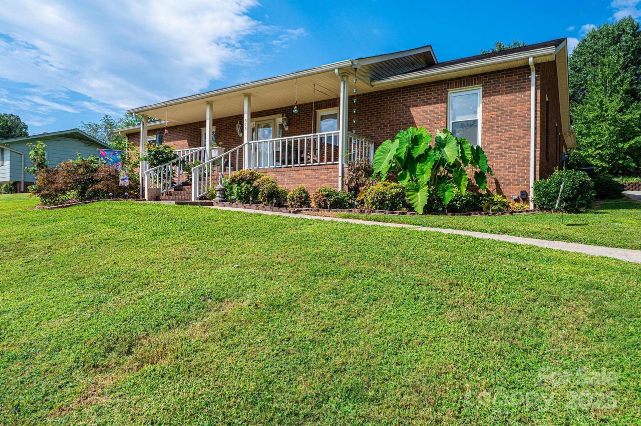 575 Boxwood St., Hudson, NC 28638