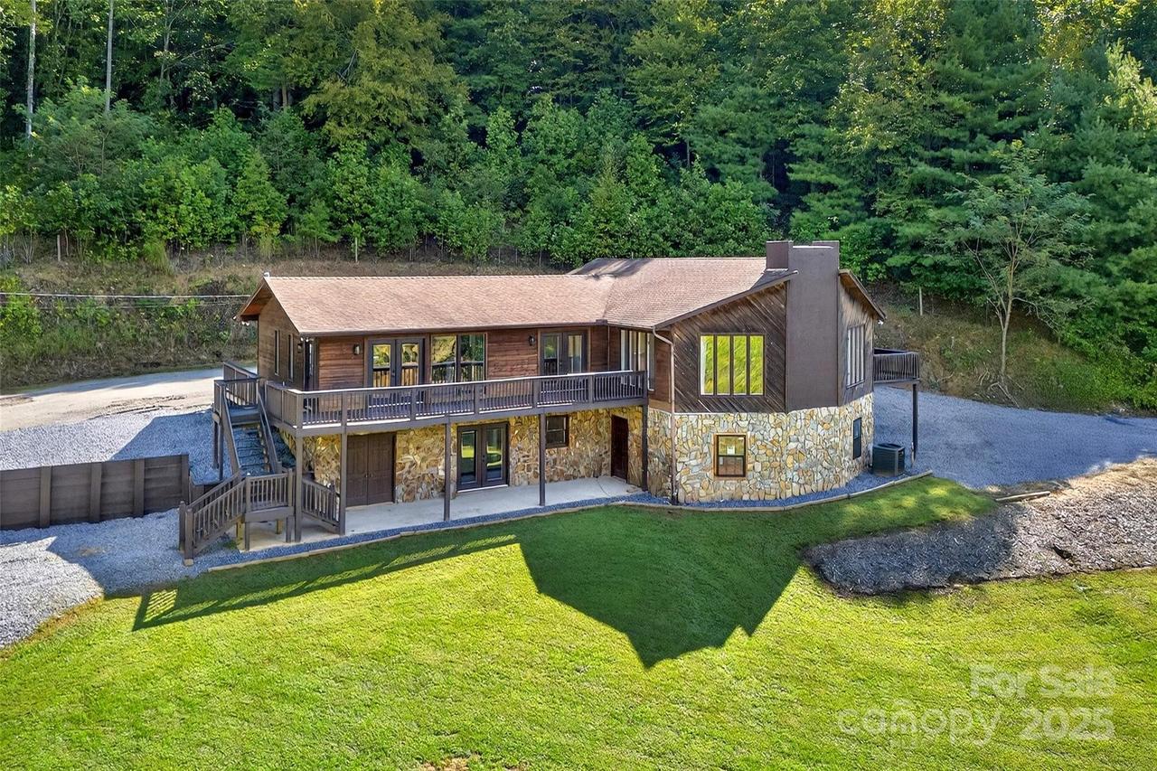 456 Garland Rd., Spruce Pine, NC 28777