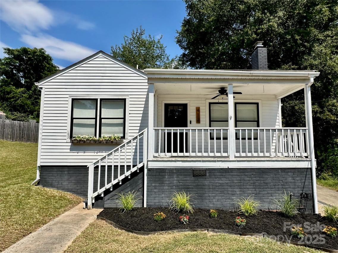 412 E Walnut Ave., Gastonia, NC 28054