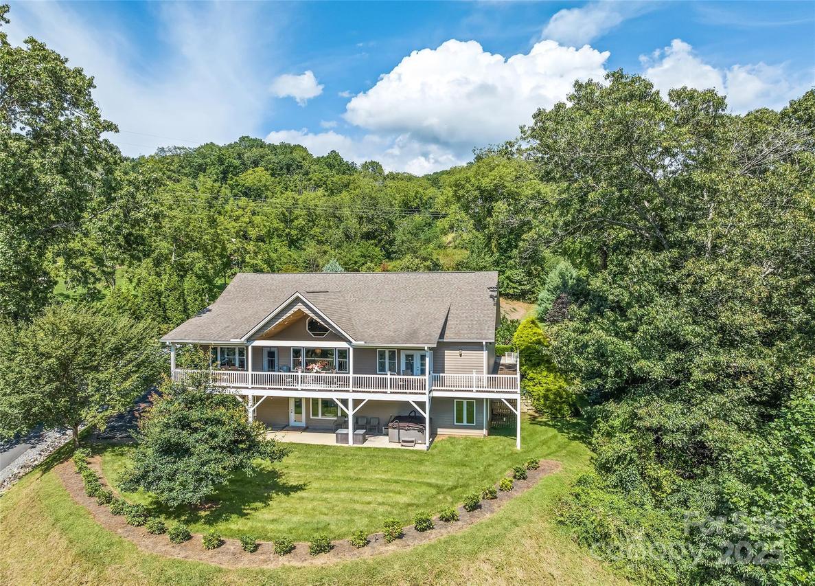 140 Debbie Loop #2, Waynesville, NC 28786