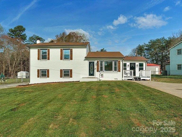 102 Wingate Dr., Stanley, NC 28164
