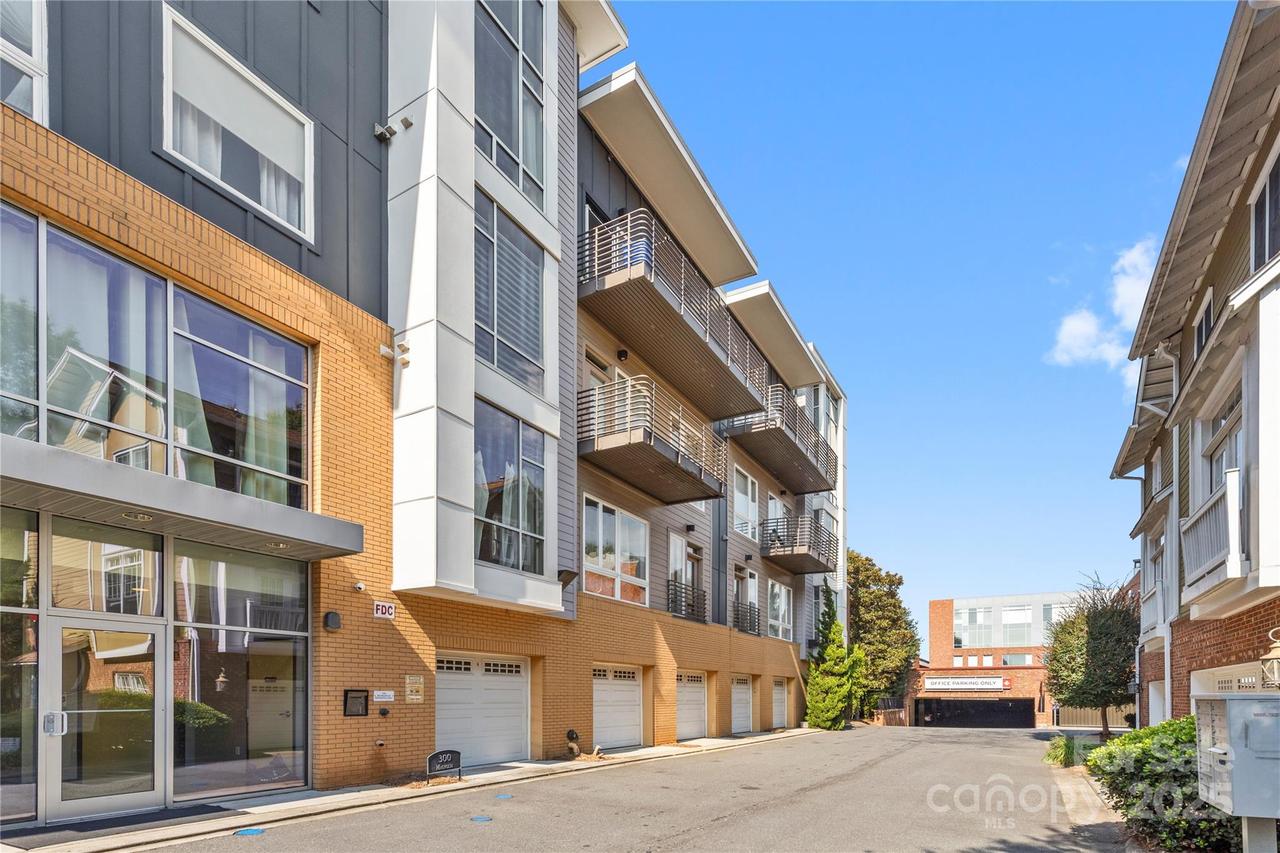 300 Magnolia Ave. #202, Charlotte, NC 28203