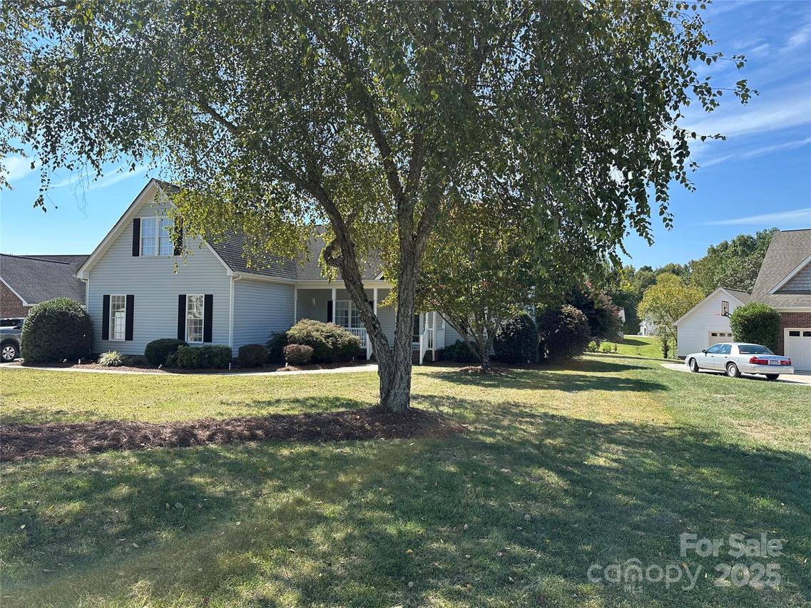 839 Meadow Dr., Oakboro, NC 28129