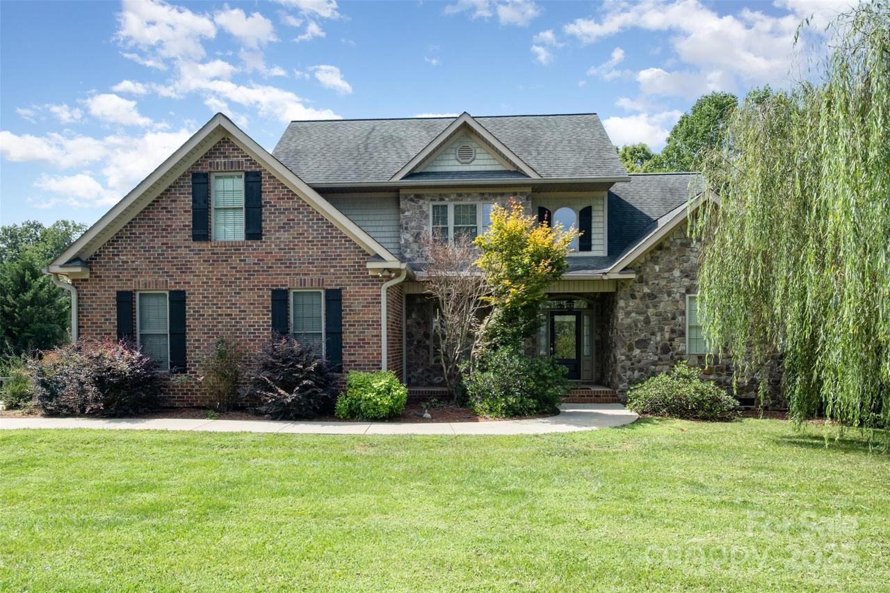 484 New Salem Rd., Statesville, NC 28625
