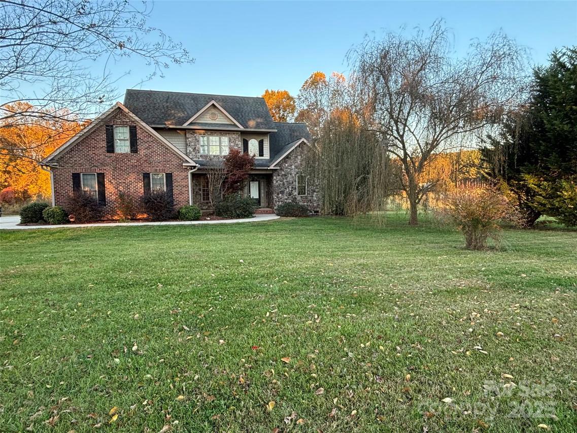 484 New Salem Rd., Statesville, NC 28625