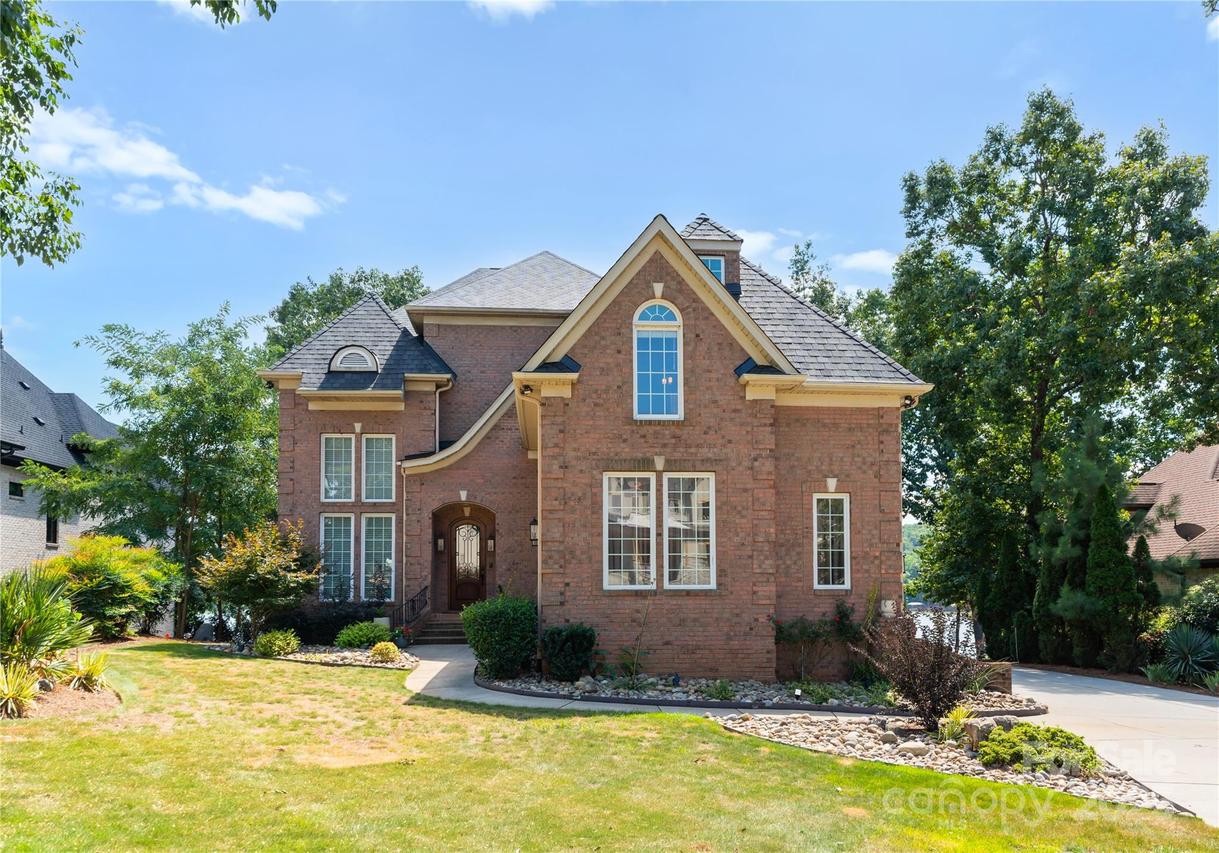 3251 Lake Pointe Dr., Belmont, NC 28012