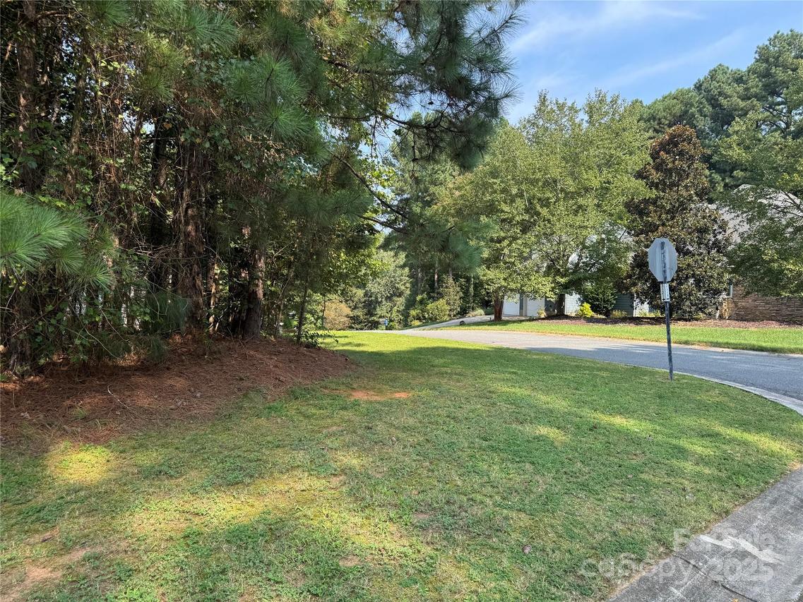 2347 Capes Cove Dr., Sherrills Ford, NC 28673