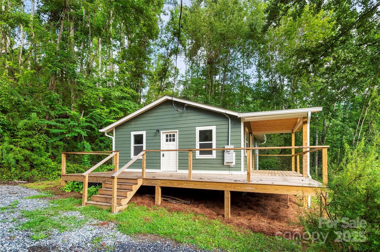 25 Lavenia Ln., Barnardsville, NC 28709