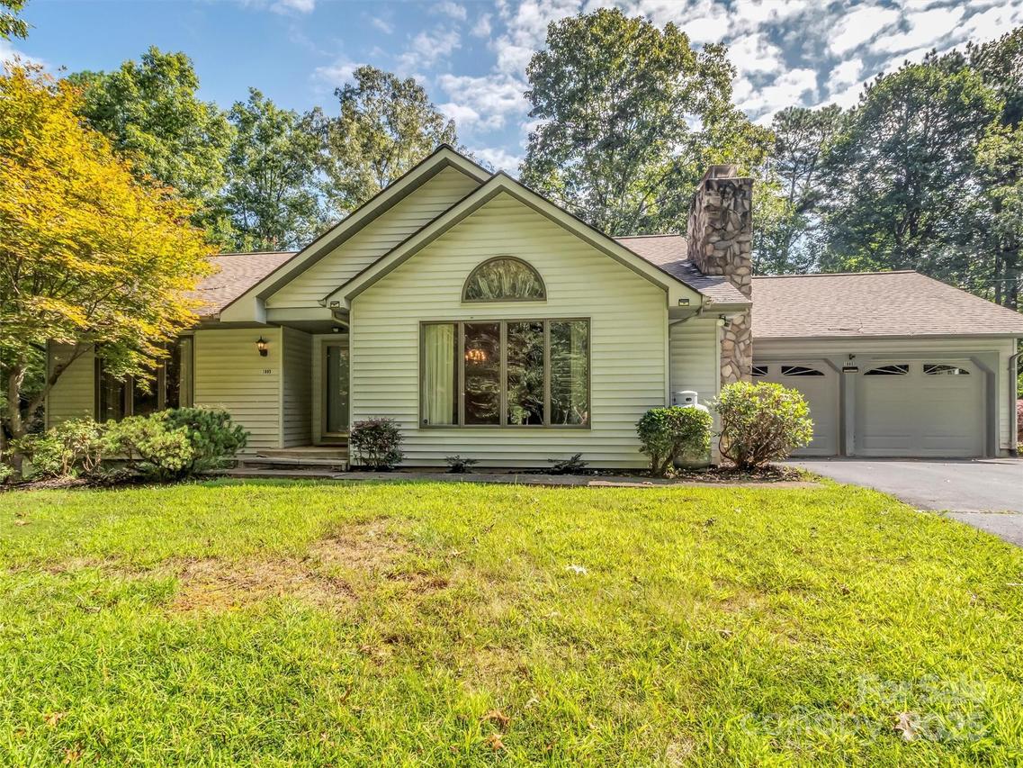 1695 Skyland Dr., Sylva, NC 28779