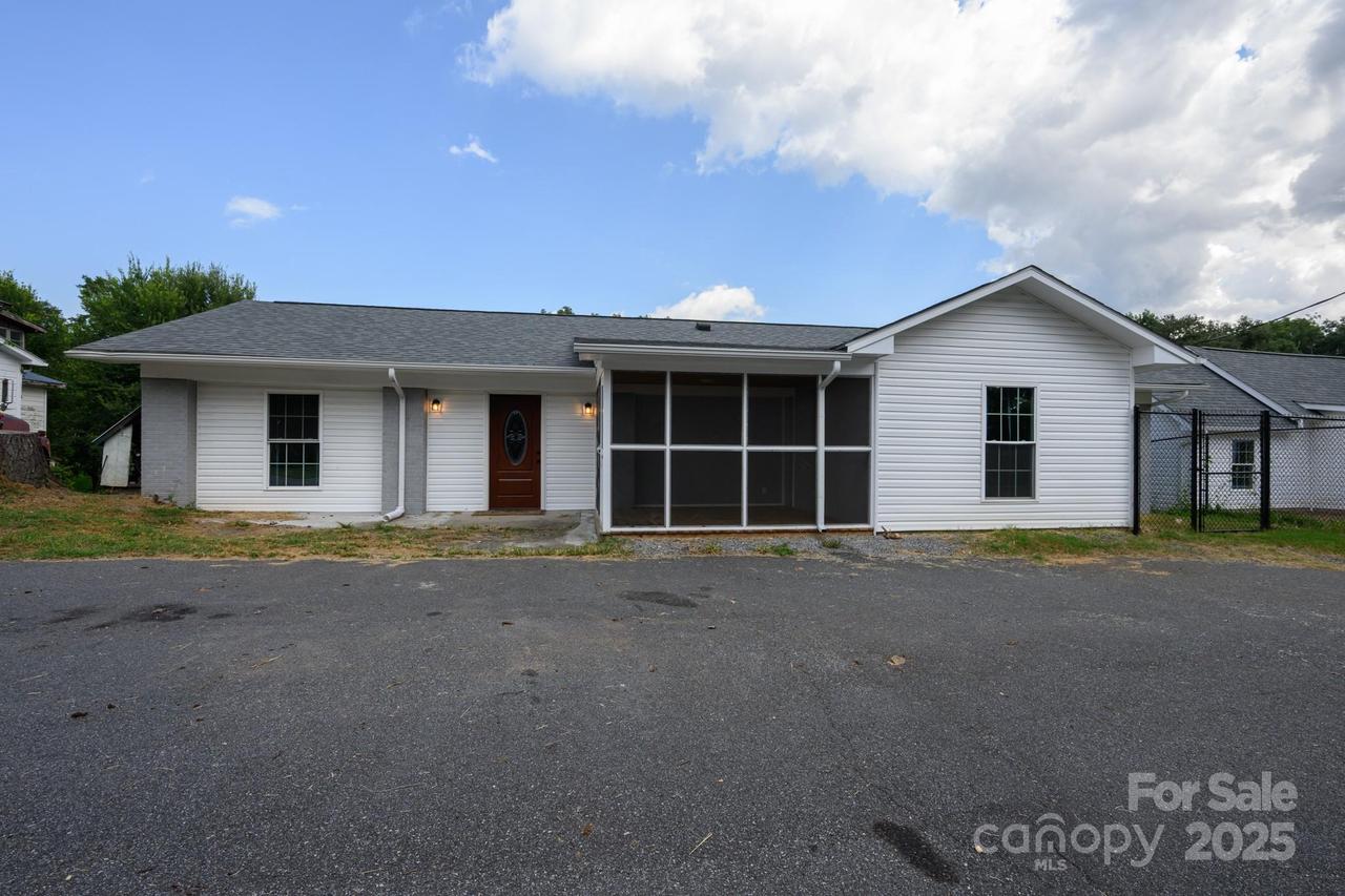 6474 Hudlow Rd., Union Mills, NC 28167