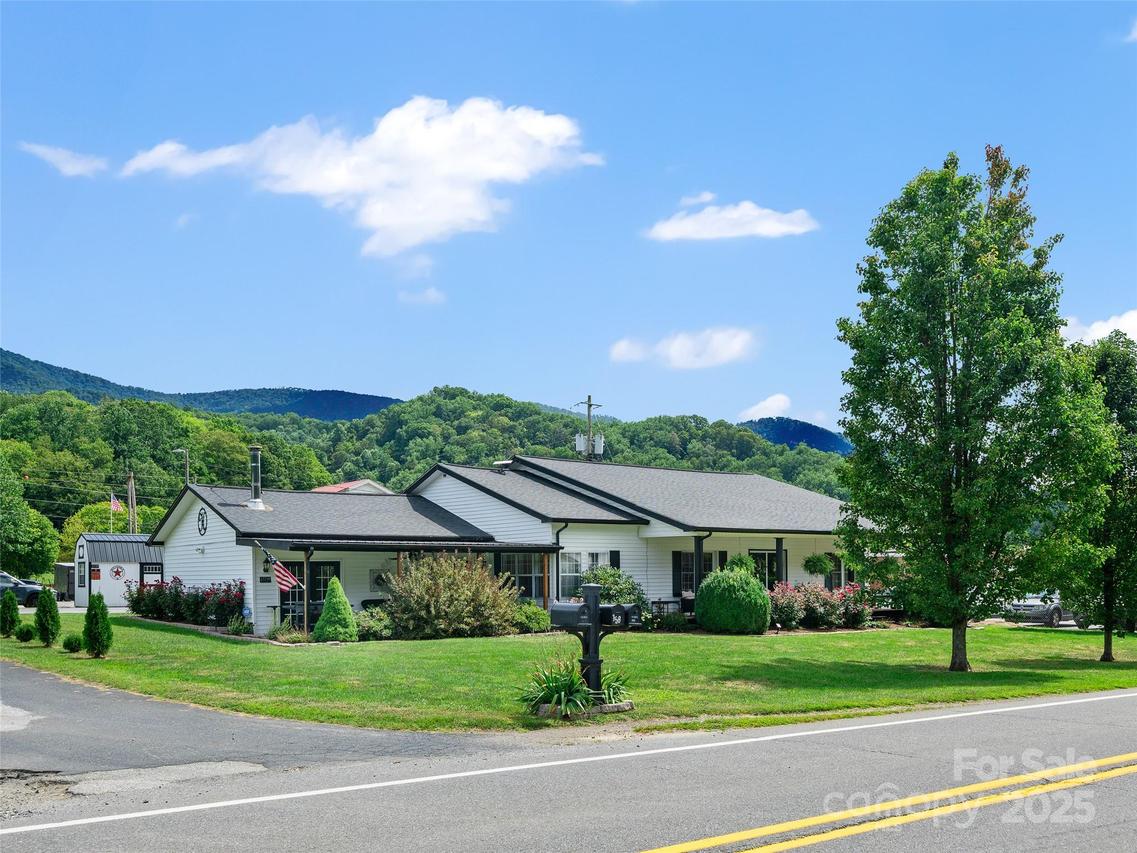 12240 Nc Highway 226 None, Bakersville, NC 28705