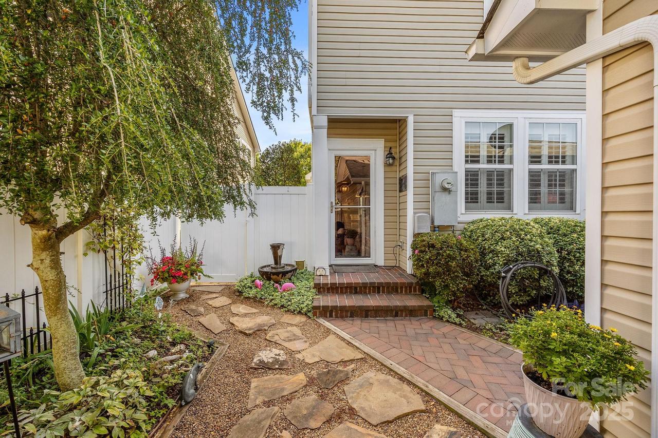 18333 The Commons Blvd., Cornelius, NC 28031