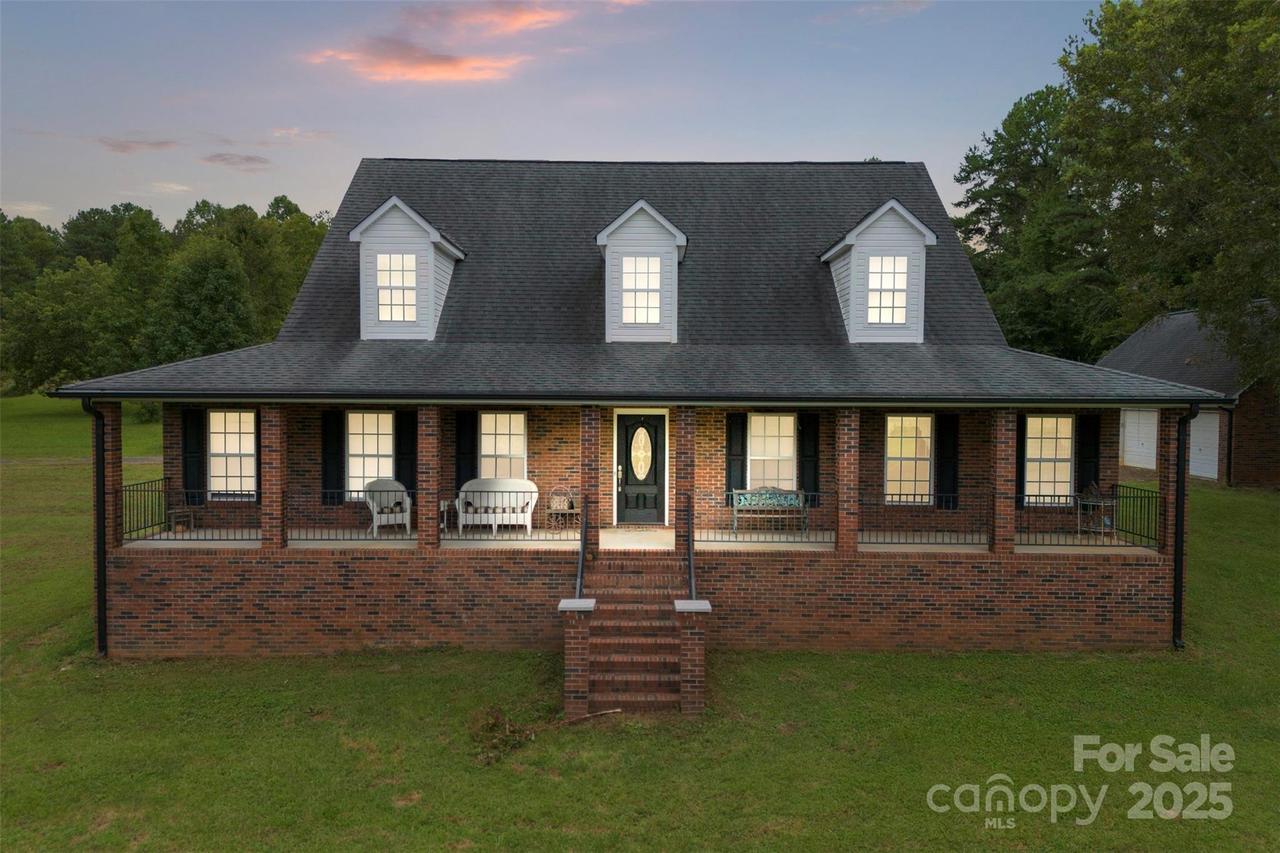 908 Ramseur Rd., Bessemer City, NC 28016