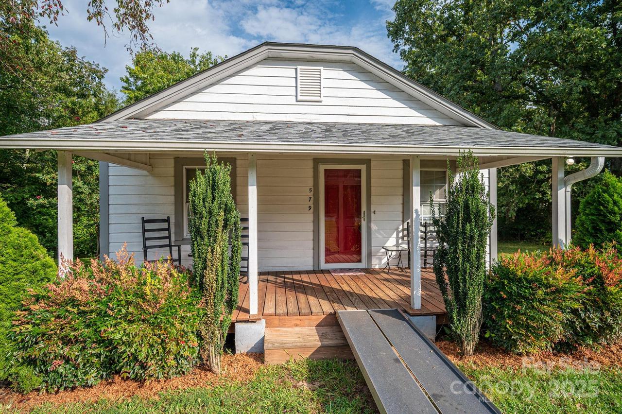579 Hollis Rd., Ellenboro, NC 28040