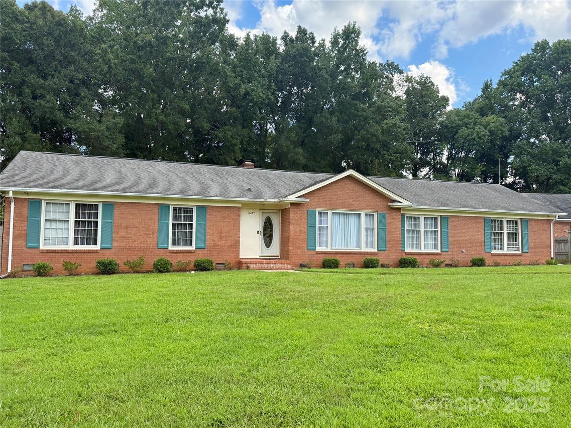 7632 Rolling Hill Rd., Charlotte, NC 28227