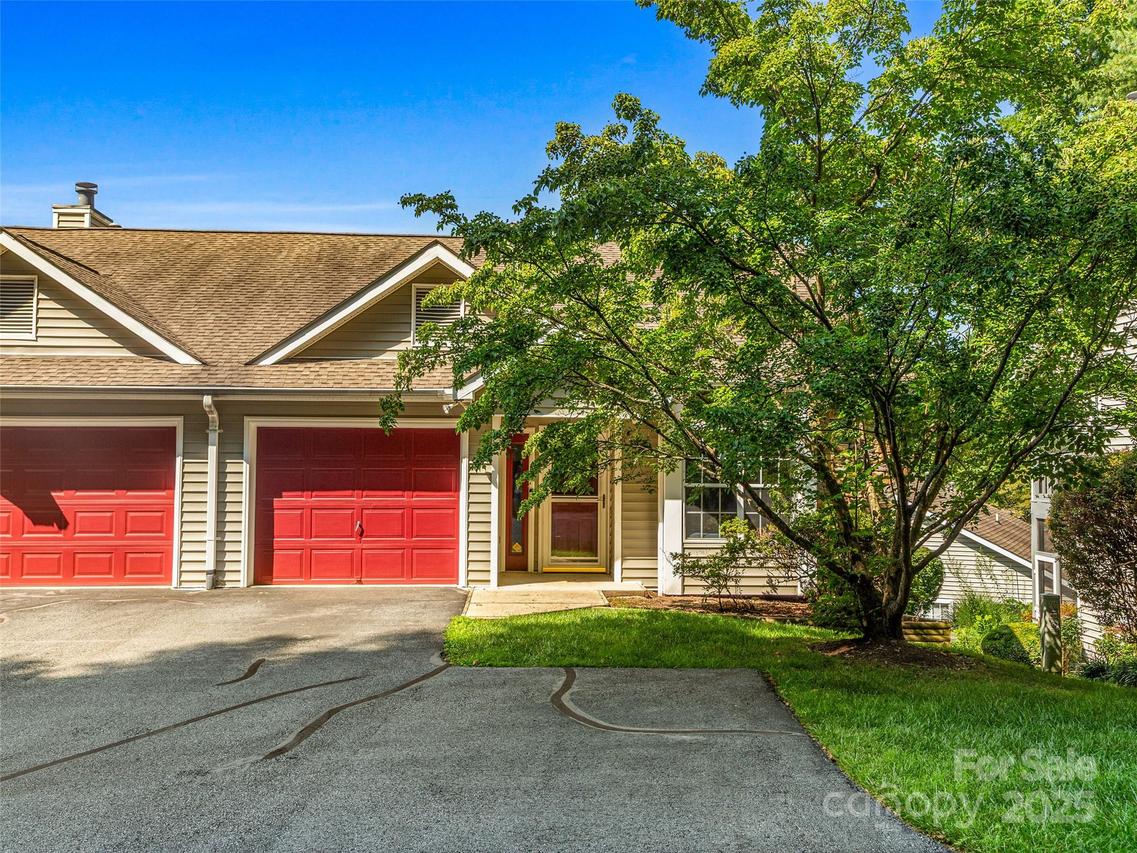 725 N Park Pl., Hendersonville, NC 28791