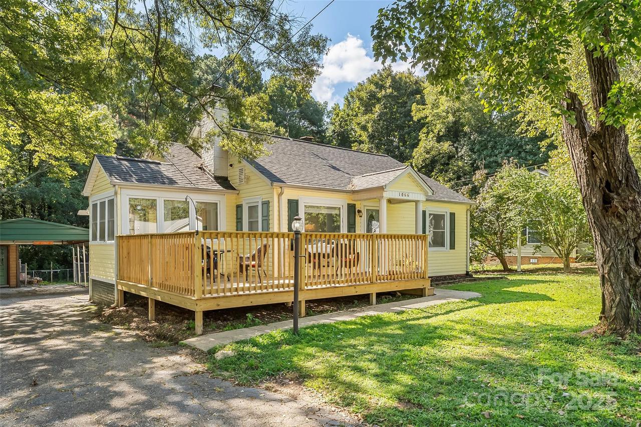 1066 5th St., Hickory, NC 28601