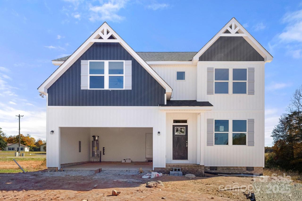 105 Indian Wells Ct., Harmony, NC 28634