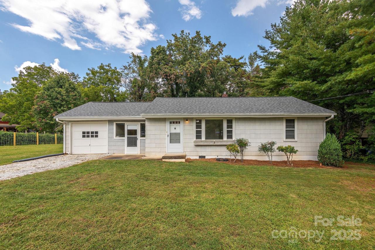 316 Old Haw Creek Rd., Asheville, NC 28805