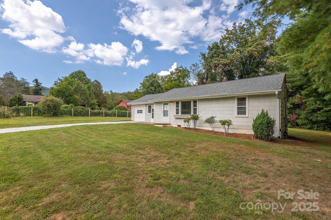 316 Old Haw Creek Rd., Asheville, NC 28805