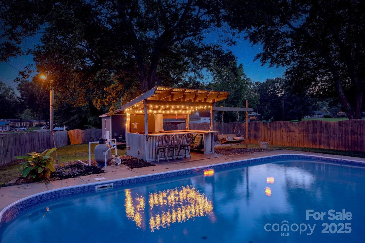 827 Brookwood Dr., Mooresville, NC 28115