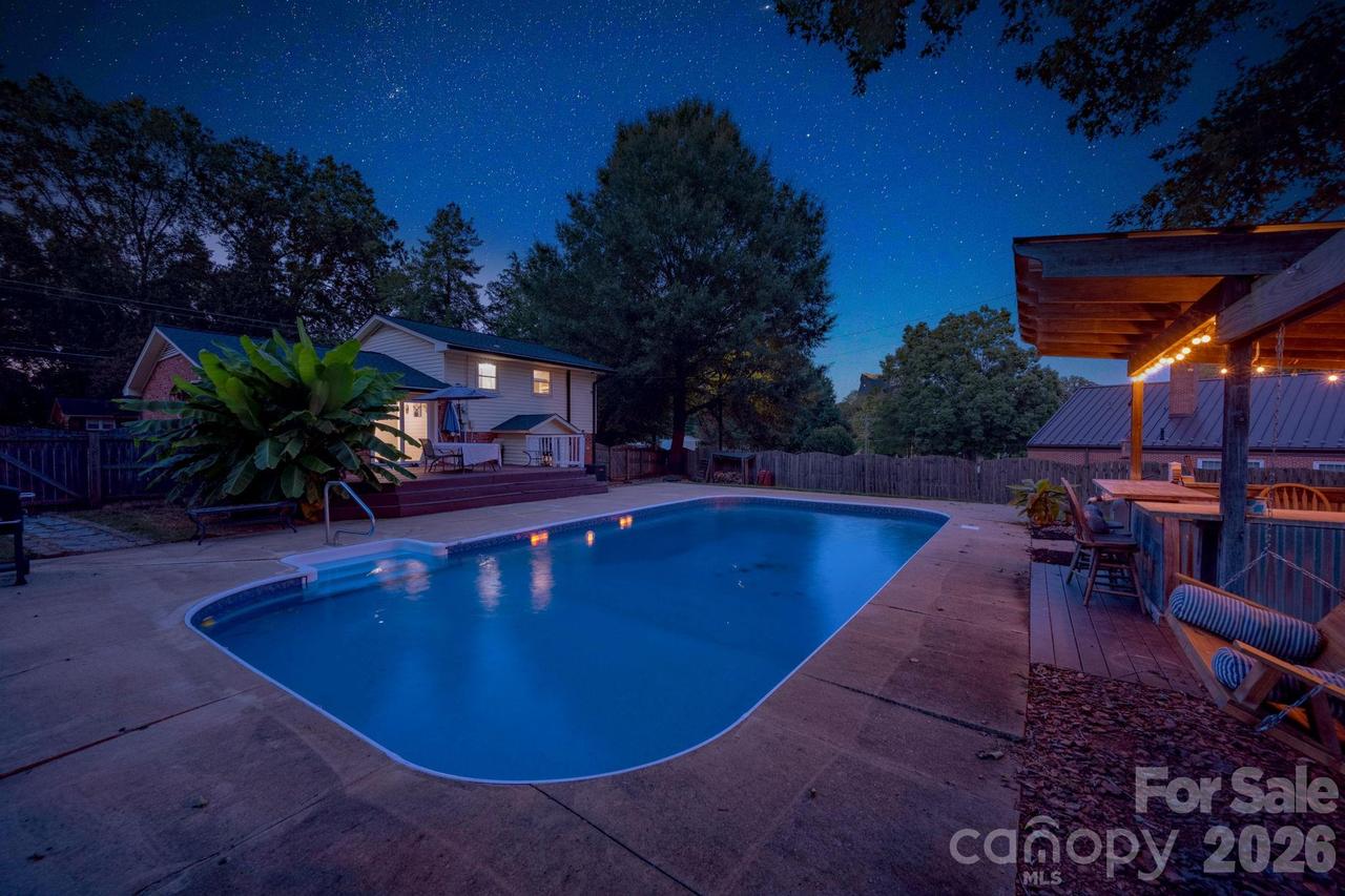 827 Brookwood Dr., Mooresville, NC 28115