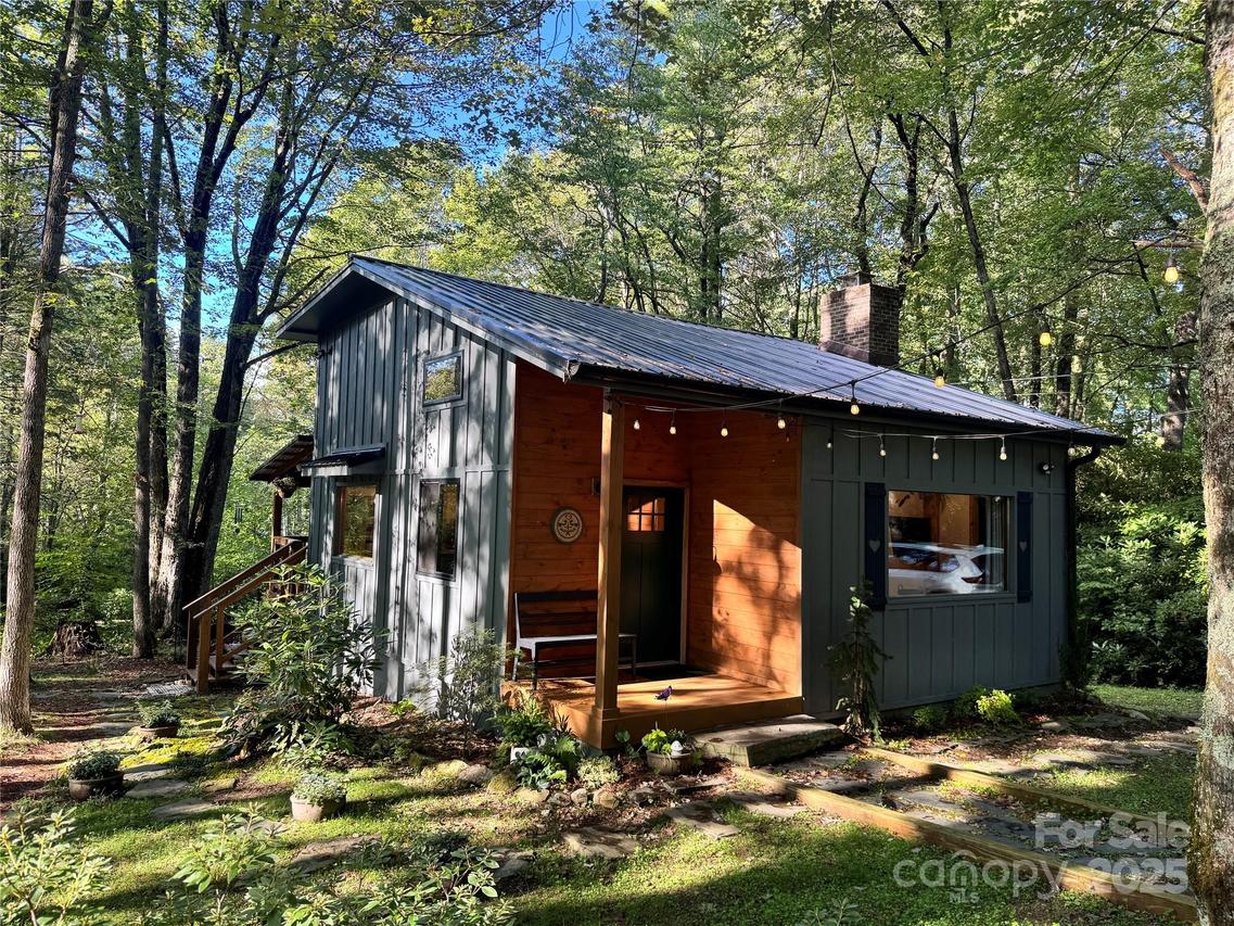 6622 Gingercake Rd., Newland, NC 28657
