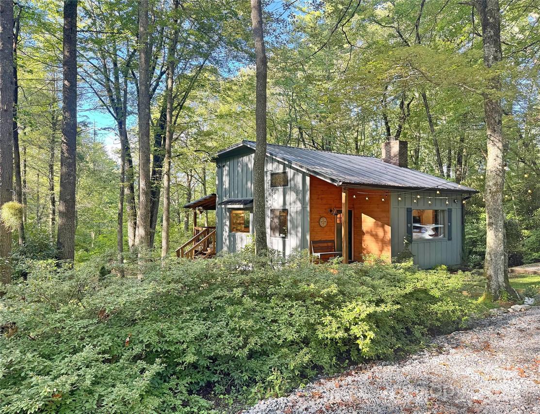 6622 Gingercake Rd., Newland, NC 28657