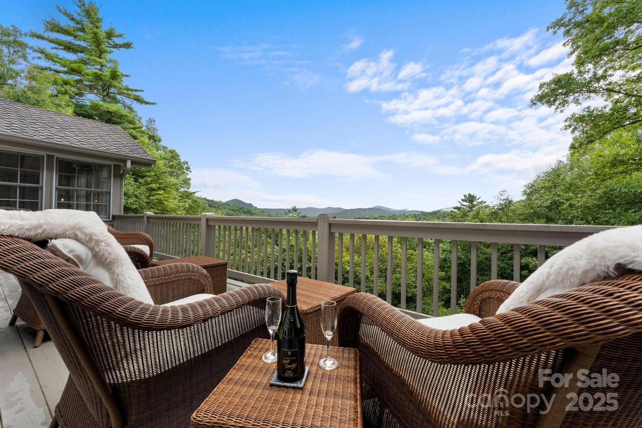 1031 W Rochester Dr. #9, Cashiers, NC 28717