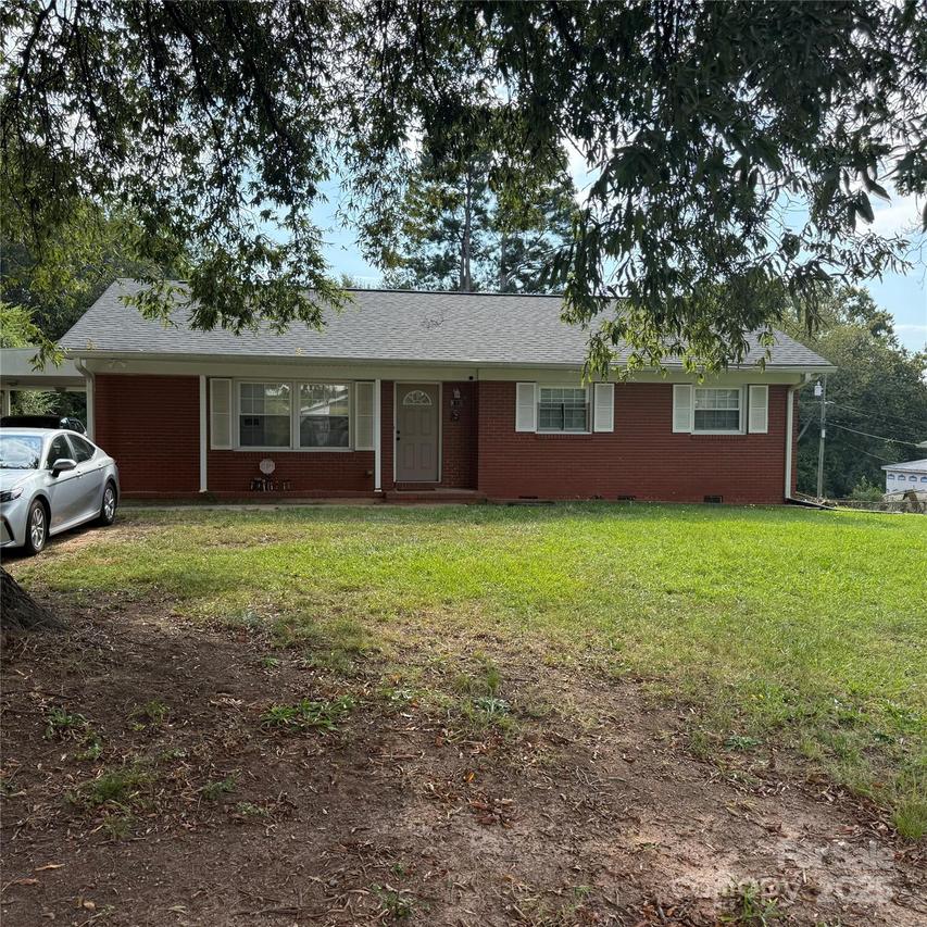912 Hallmark Dr., Gastonia, NC 28052