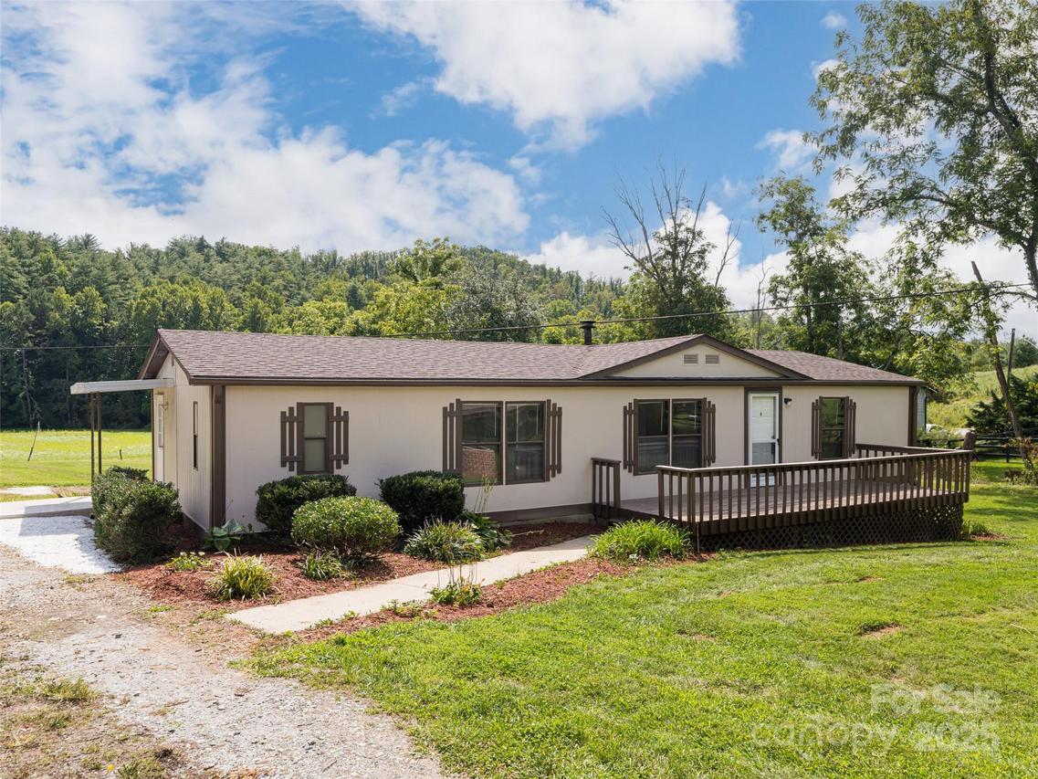 320 Bethany Church Rd., Fairview, NC 28730