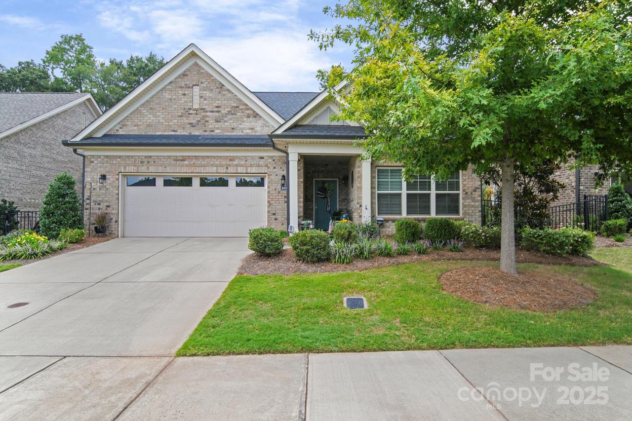 5256 Courtyard Ln., Belmont, NC 28012