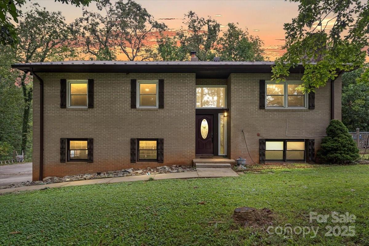1924 Braswell Pl., Lenoir, NC 28645
