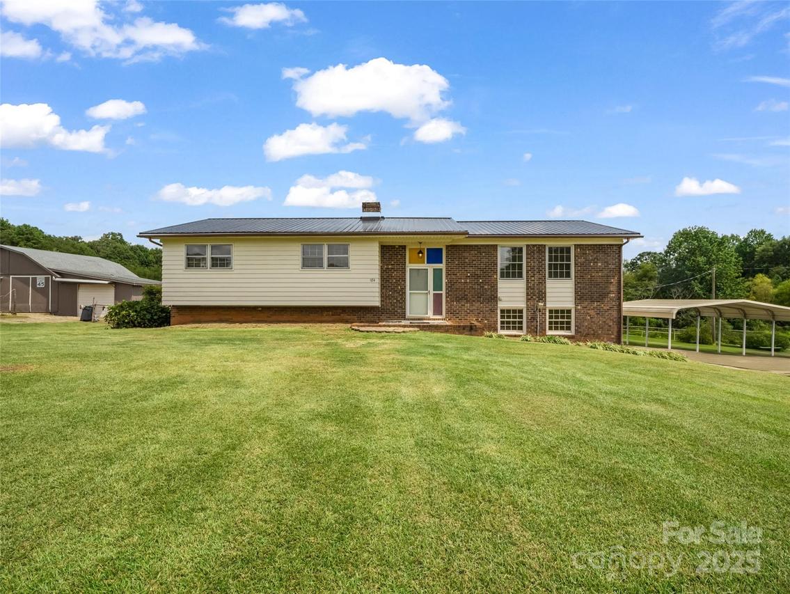 184 Spring St., Ellenboro, NC 28040
