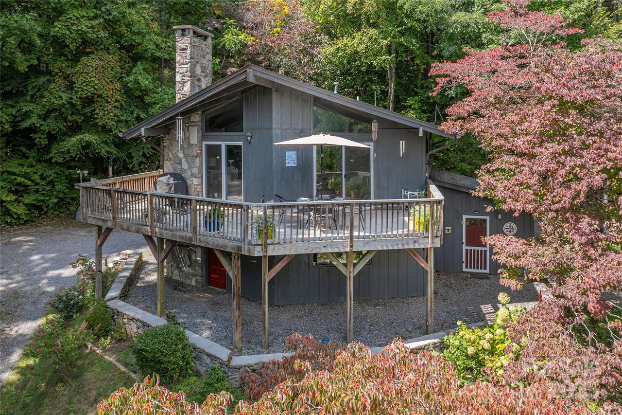 737 Setzer Cove Rd., Maggie Valley, NC 28751