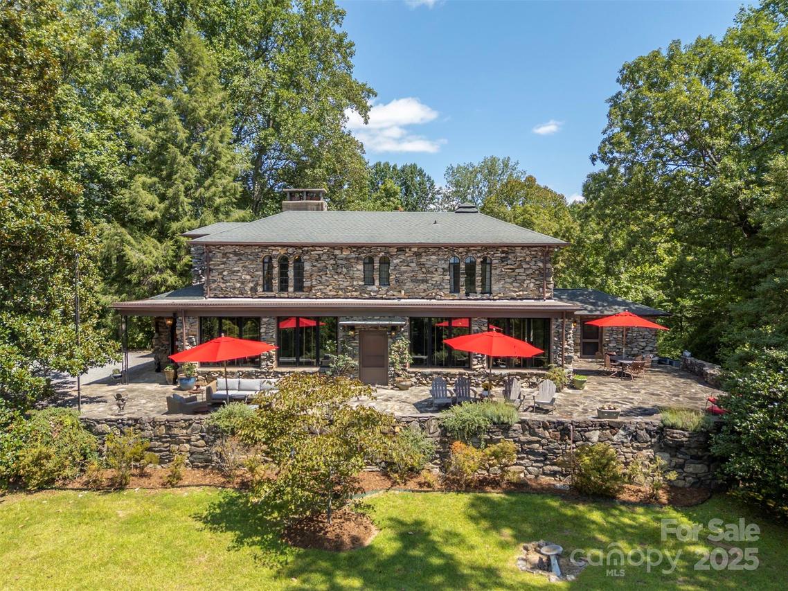 222 Stonehedge Ln., Tryon, NC 28782